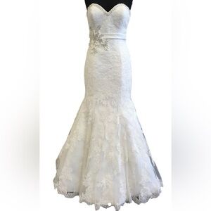 ALLURE ROMANCE Elegant White Lace Wedding Dress Size 2